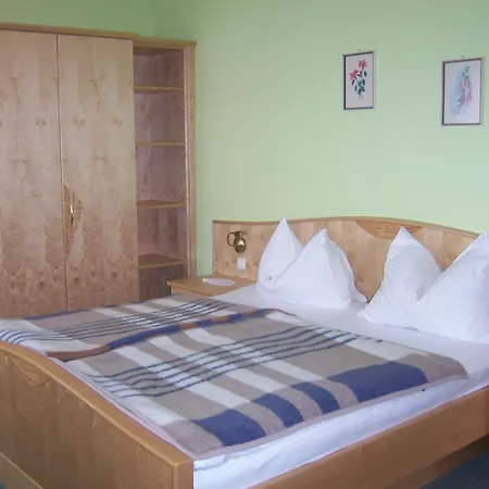 Restaurant Zum Schwan Otel 4*