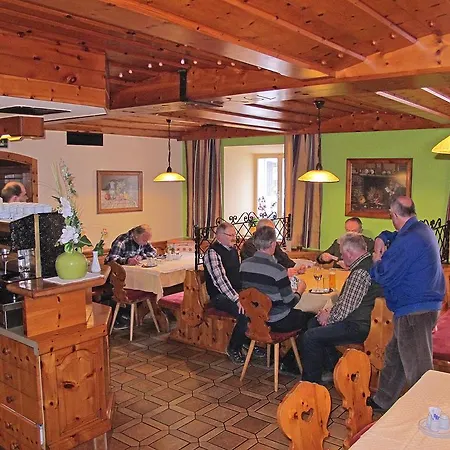 Otel Restaurant Zum Schwan 4*