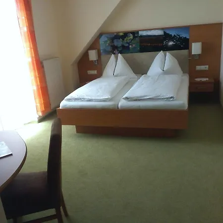 Restaurant Zum Schwan Otel Schwanberg