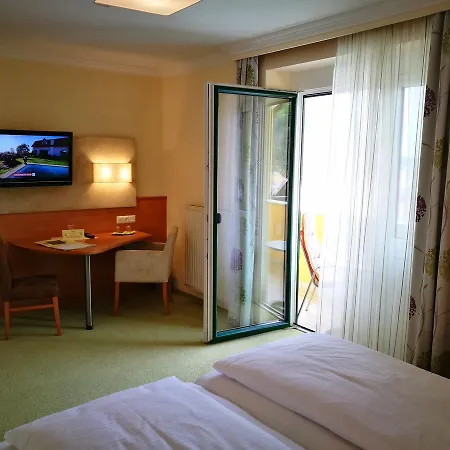 Otel Restaurant Zum Schwan 4*