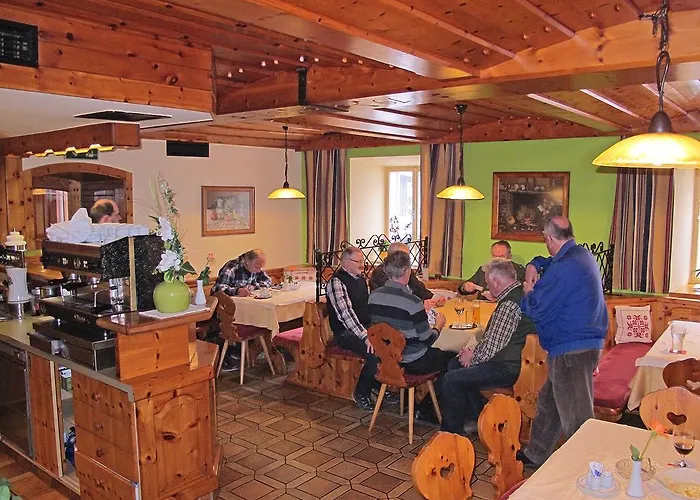 Hotel Restaurant Zum Schwan 4*