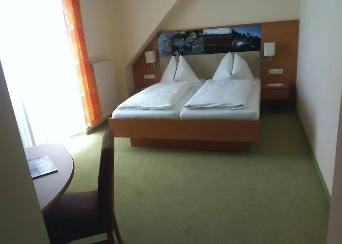 Restaurant Zum Schwan Отель Schwanberg