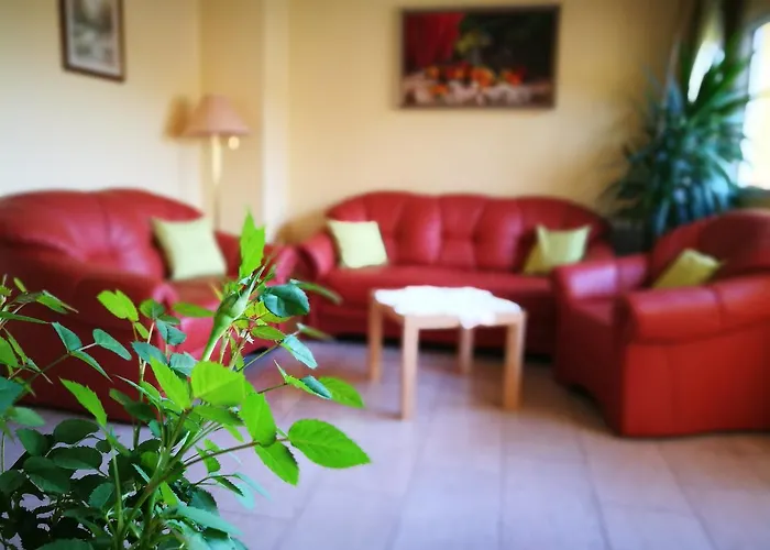 Отель Restaurant Zum Schwan Schwanberg