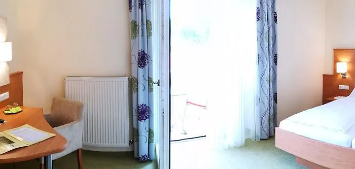 Отель Restaurant Zum Schwan Schwanberg